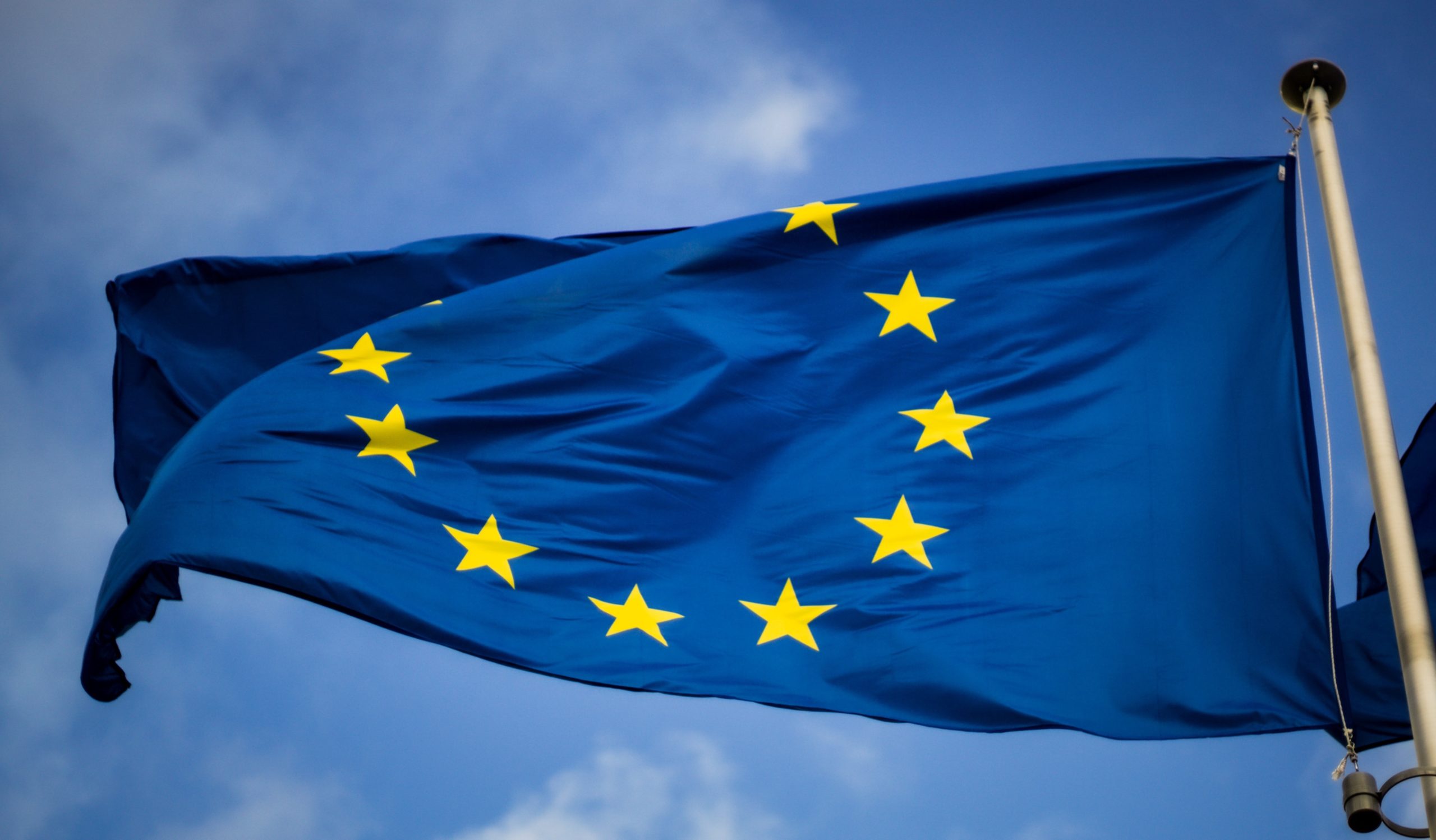 European Commission (flag) launching large public consultation on R&I programmes since 2014